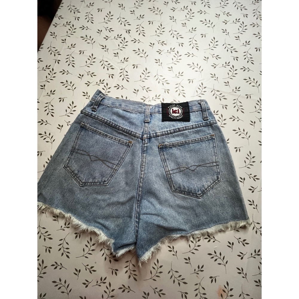 Vintage LEI High Waisted 90s 80s Denim Shorts Light Wash Frayed Hem Cut Offs 26"